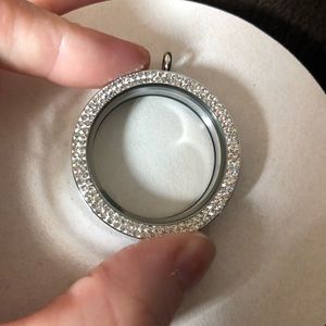 Xlarge Twist charm locket